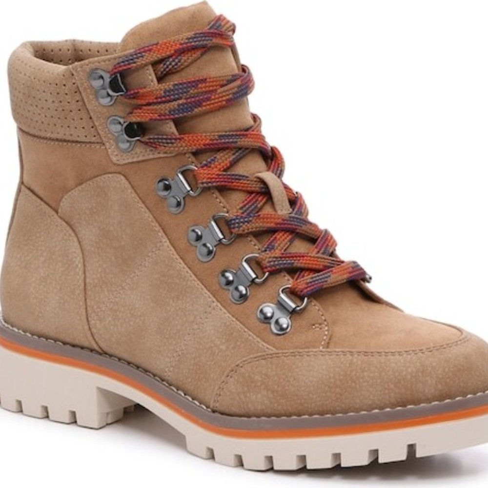 Crown Vintage Tahtum Tan Suede Boots (Booties) size 6.5